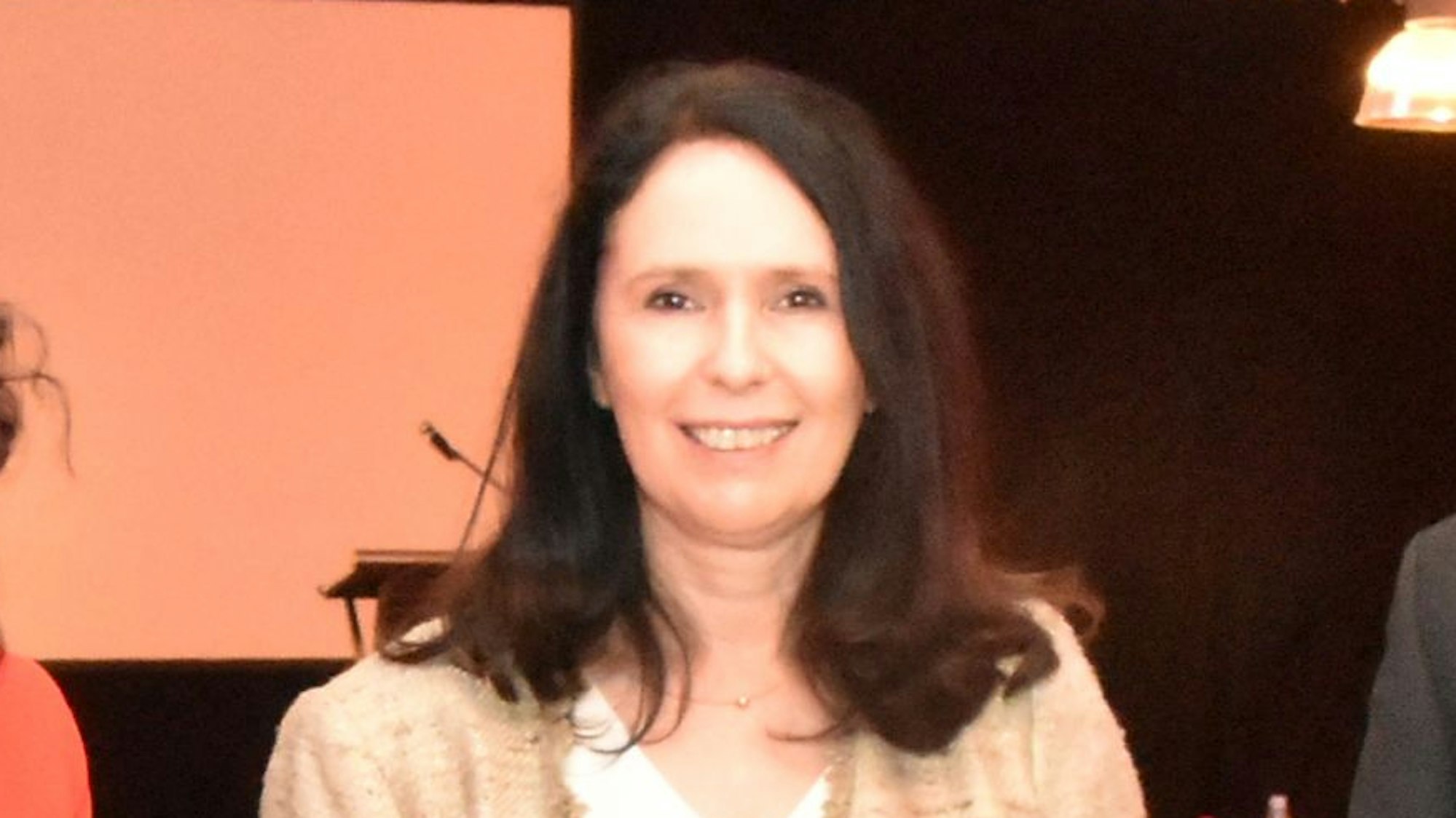 Winkelmeier-Becker mit Podium im Hintergrund