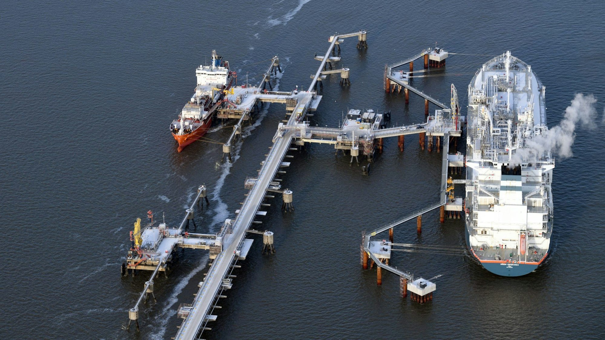 Eine Luftaufnahme des LNG-Terminals in Wilhelmshaven
