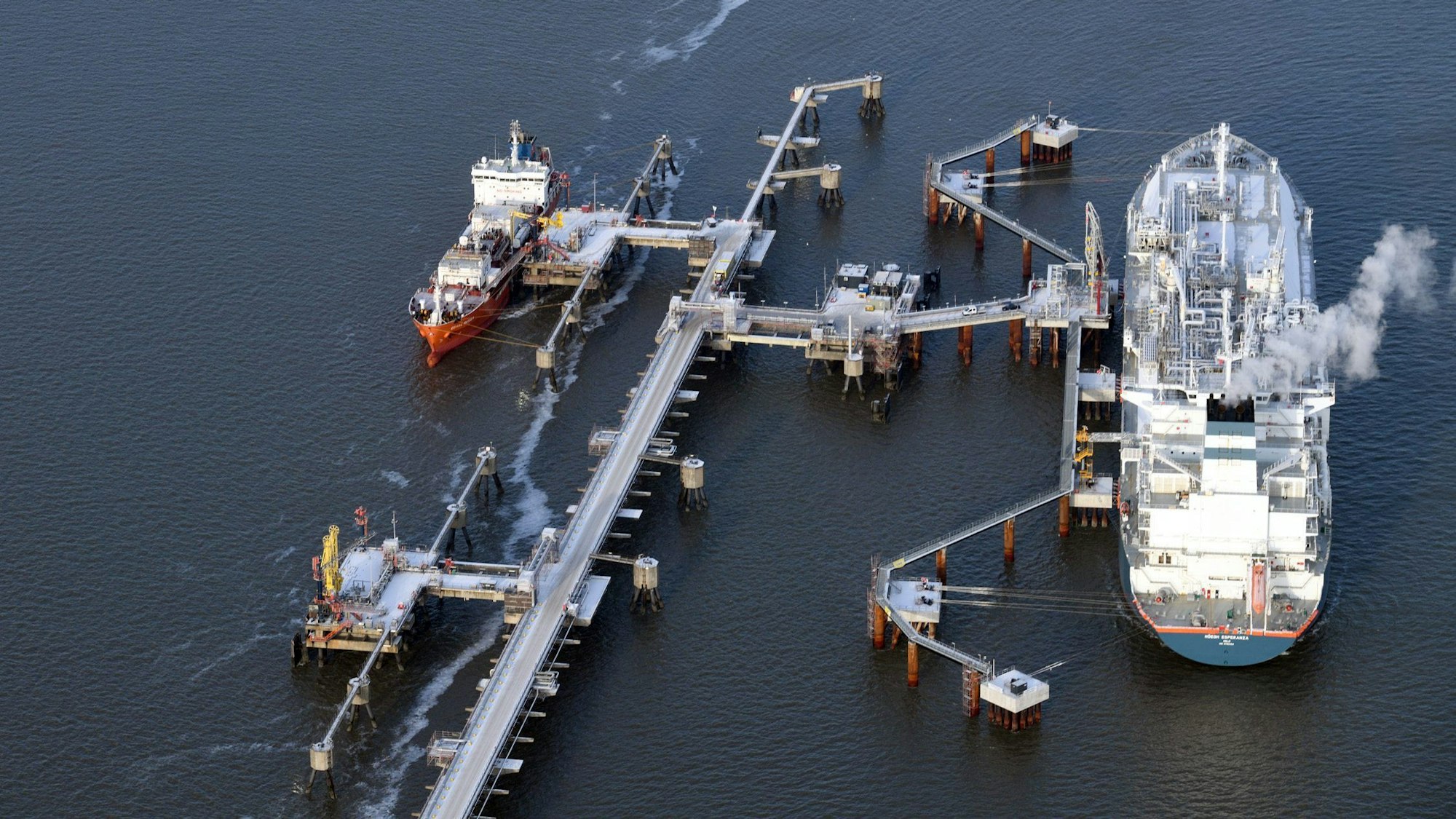 Eine Luftaufnahme des LNG-Terminals in Wilhelmshaven