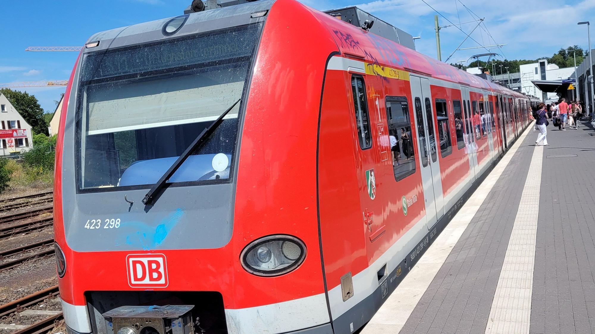 Das Foto zeigt die S11 vor der Abfahrt