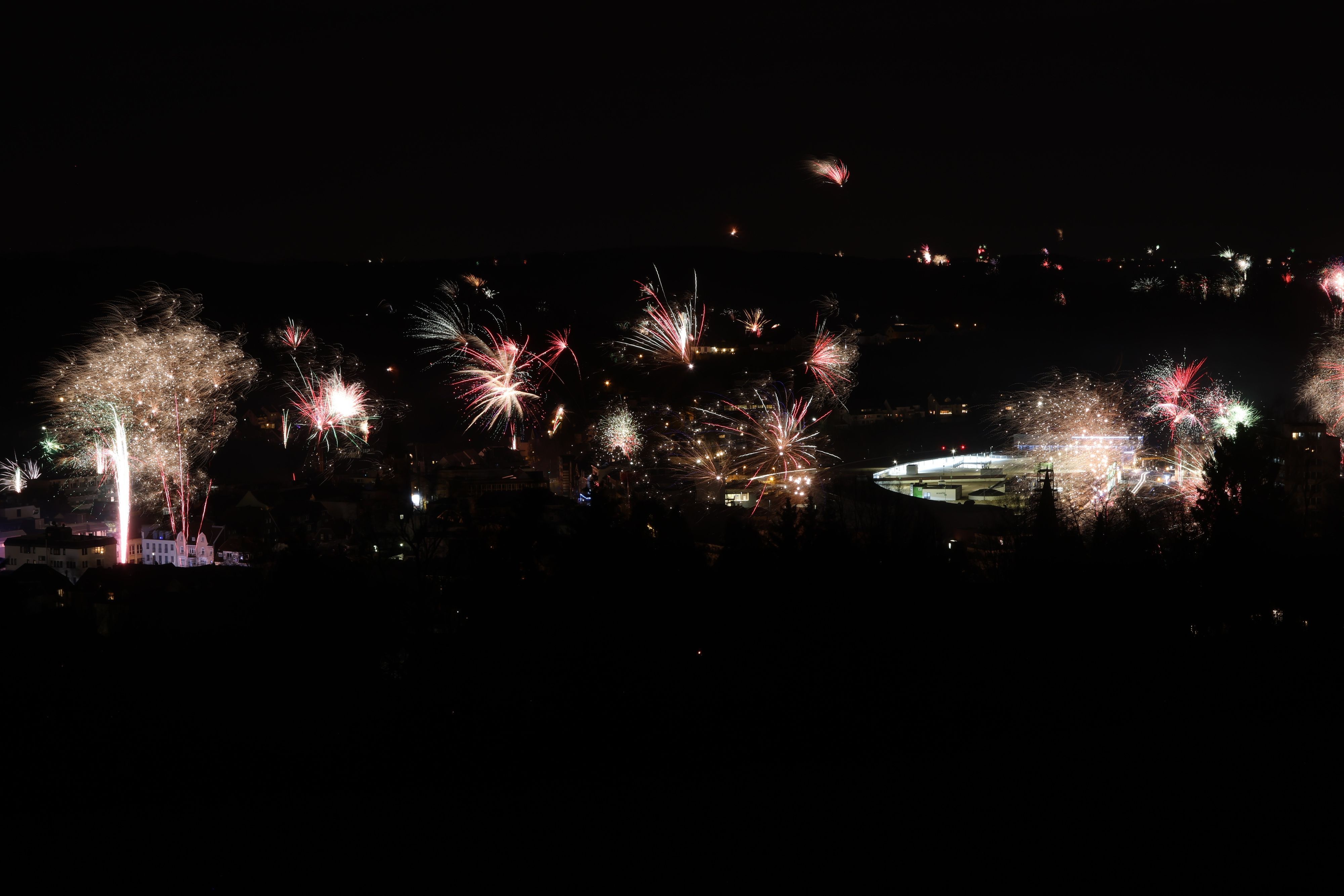 Silvesterfeuerwerk 2022 Gummersbach, Blick von der Kerbergwiese