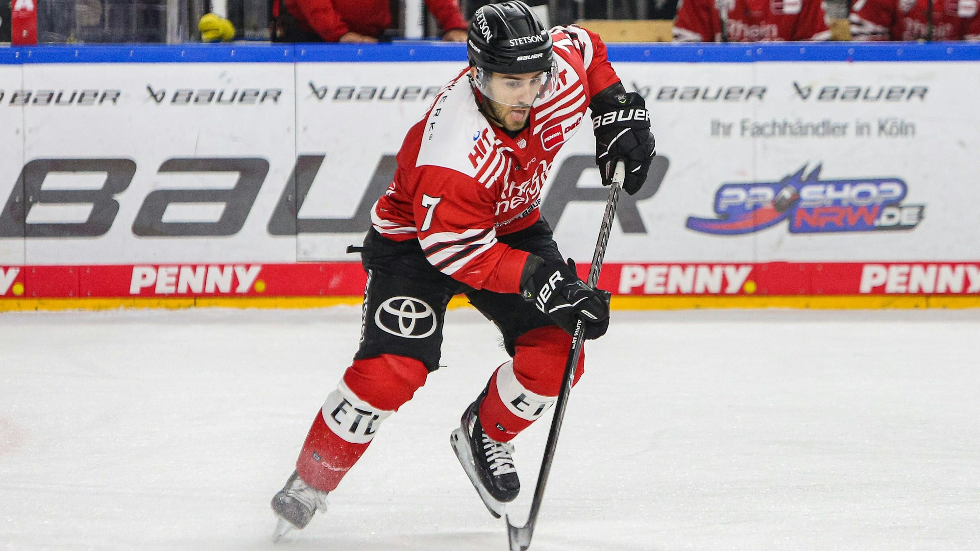 Nick Bailen in der Lanxess Arena in Köln in Aktion.