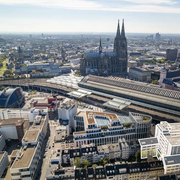 Das Bild zeigt unten rechts das Gebäude, um das es geht.
