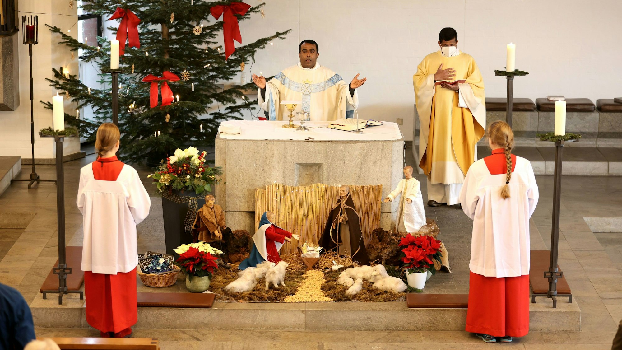 Aussendungsfeier für Sternsinger in Berkum mit Pater Pius.