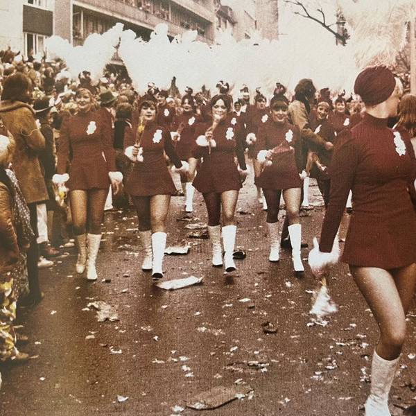 Frauen im Karneval, Rosenmontagszug 1978, aus Michael Euler-Schmidt und Macus Leifeld „Der Kölner Rosenmontagszug“.