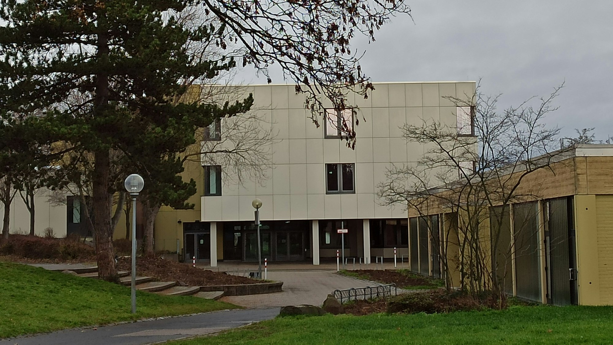 Die ehemalige Hauptschule ist nun das Gymnasium für Alfter.