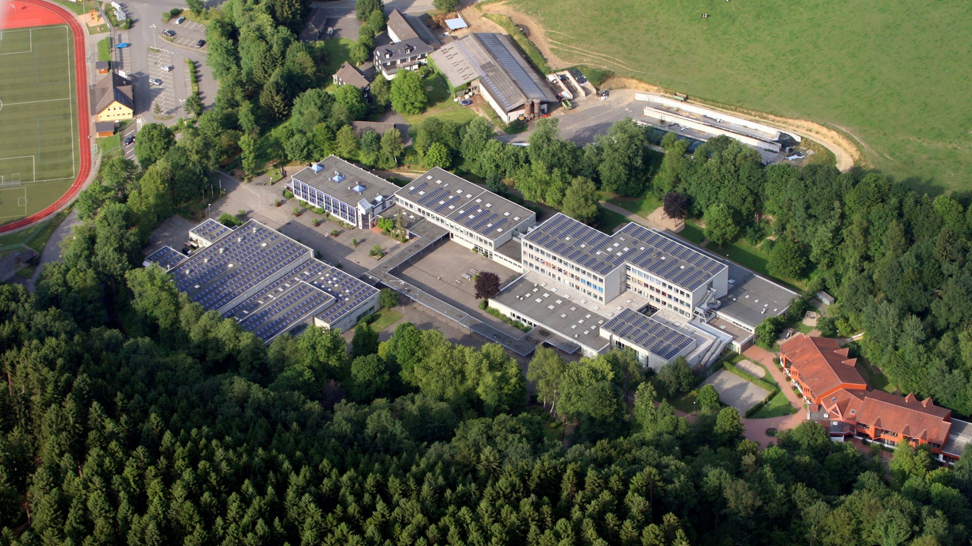 Luftbildansicht der Gesamtschule Kürten.