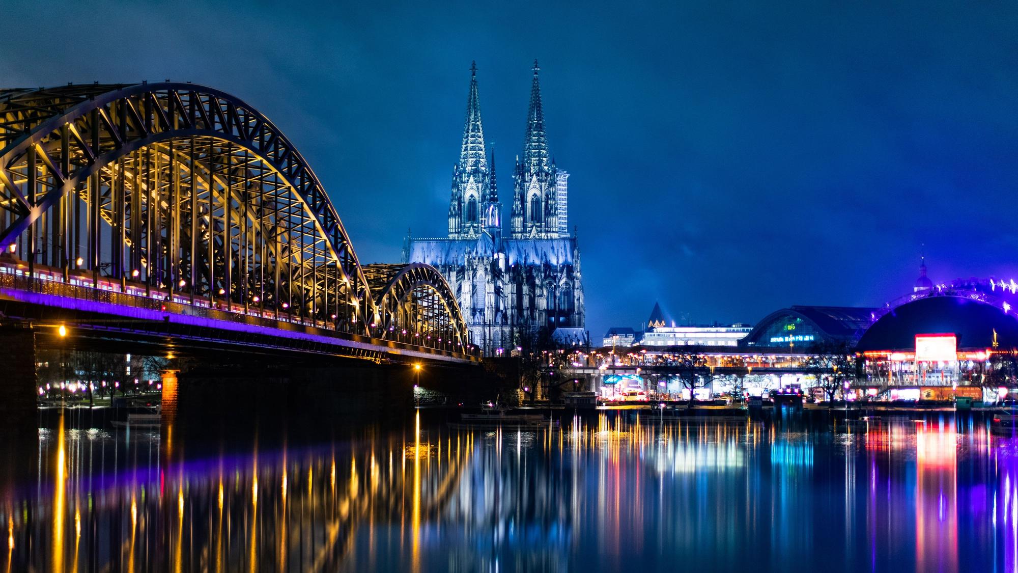 Der Kölner Dom soll an zwei Tagen wieder in alter Pracht erstrahlen.