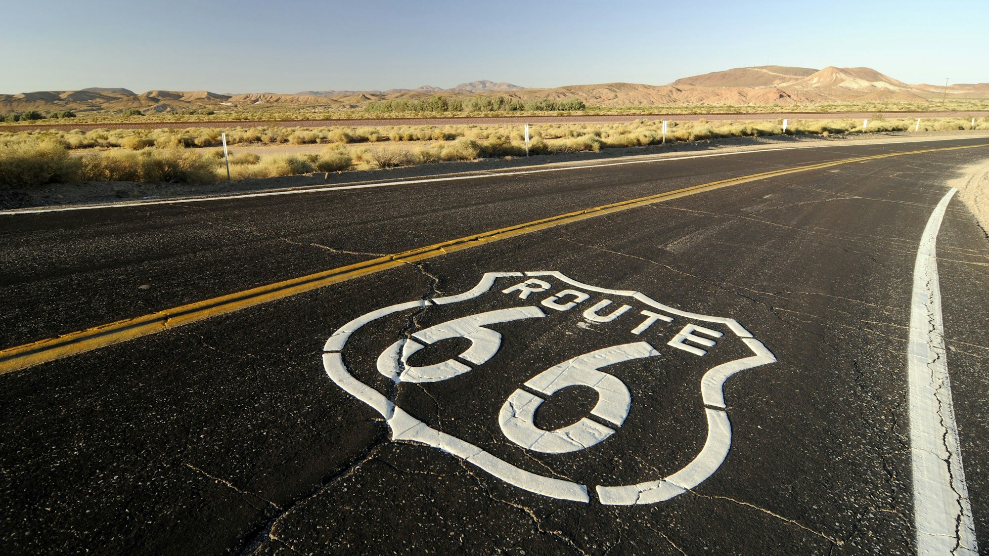 Die verbliebenen Teilstücke der früher auch „Mother Road“ oder „Main Street of America“ genannten Route 66 sind ein Anziehungspunkt für Touristen und Nostalgiker.
