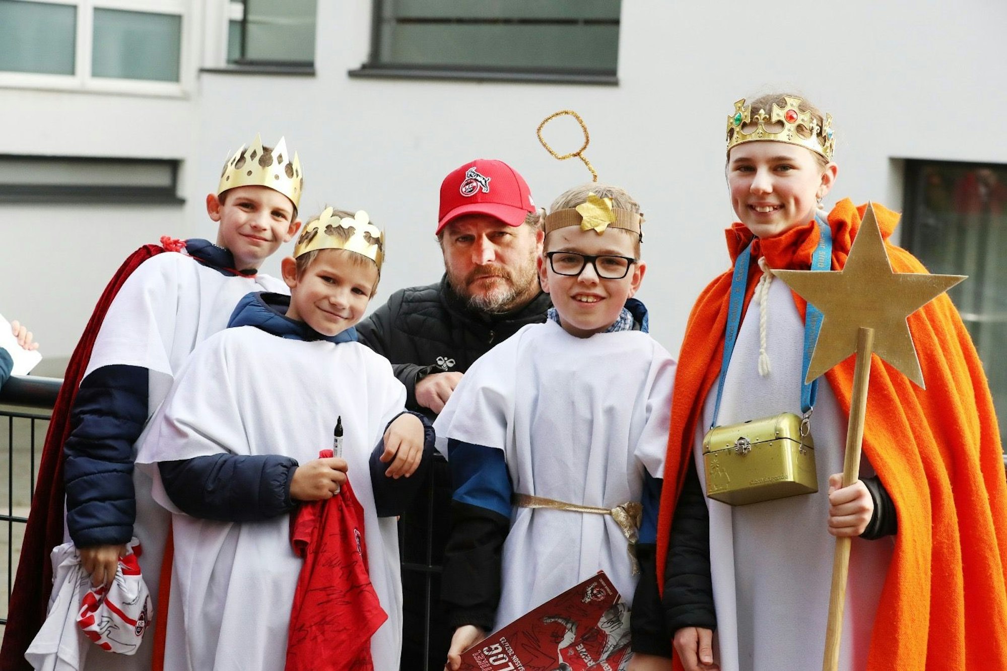 Die Sternsinger statteten dem Geburtstagskind einen Besuch ab.