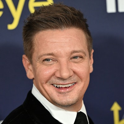 US-Schauspieler Jeremy Renner kommt zur Premiere von Marvel Studios TV-Miniserie „Hawkeye“ im El Capitan Theatre in Los Angeles