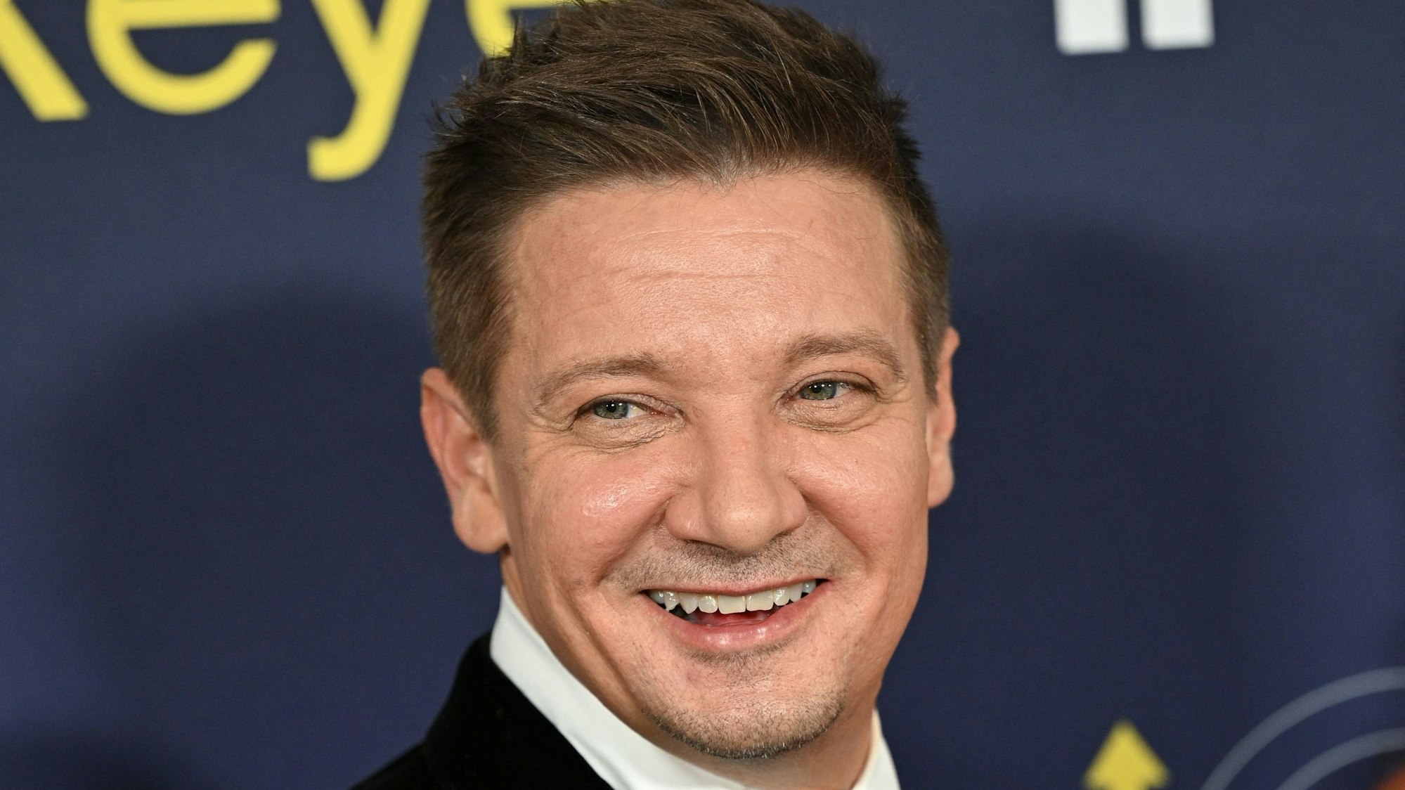 US-Schauspieler Jeremy Renner kommt zur Premiere von Marvel Studios TV-Miniserie „Hawkeye“ im El Capitan Theatre in Los Angeles