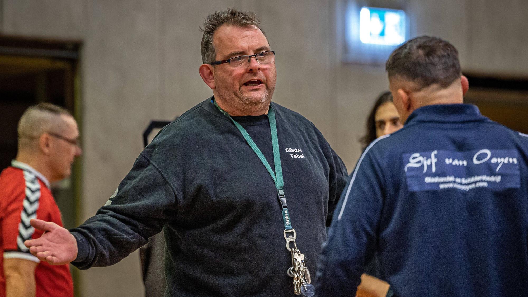 6. Kampftag Ringen Oberliga Rheinland AC Muelheim am Rhein - KSV Simson Landgraaf Koeln-Muelheim, 07.10.2022 Guenter Tabel 6. Kampftag Ringen Oberliga Rheinland AC Muelheim am Rhein - KSV Simson Landgraaf am 07.10.2022 in der Sporthalle Bergischer Ring Koeln-Muelheim Nordrhein-Westfalen. *** 6 fight day wrestling Oberliga Rheinland AC Muelheim am Rhein KSV Simson Landgraaf Koeln Muelheim, 07 10 2022 Guenter Tabel 6 fight day wrestling Oberliga Rheinland AC Muelheim am Rhein KSV Simson Landgraaf on 07 10 2022 in the sports hall Bergischer Ring Koeln Muelheim Nordrhein Westfalen Copyright: xBEAUTIFULxSPORTS/B.Hoffmannx