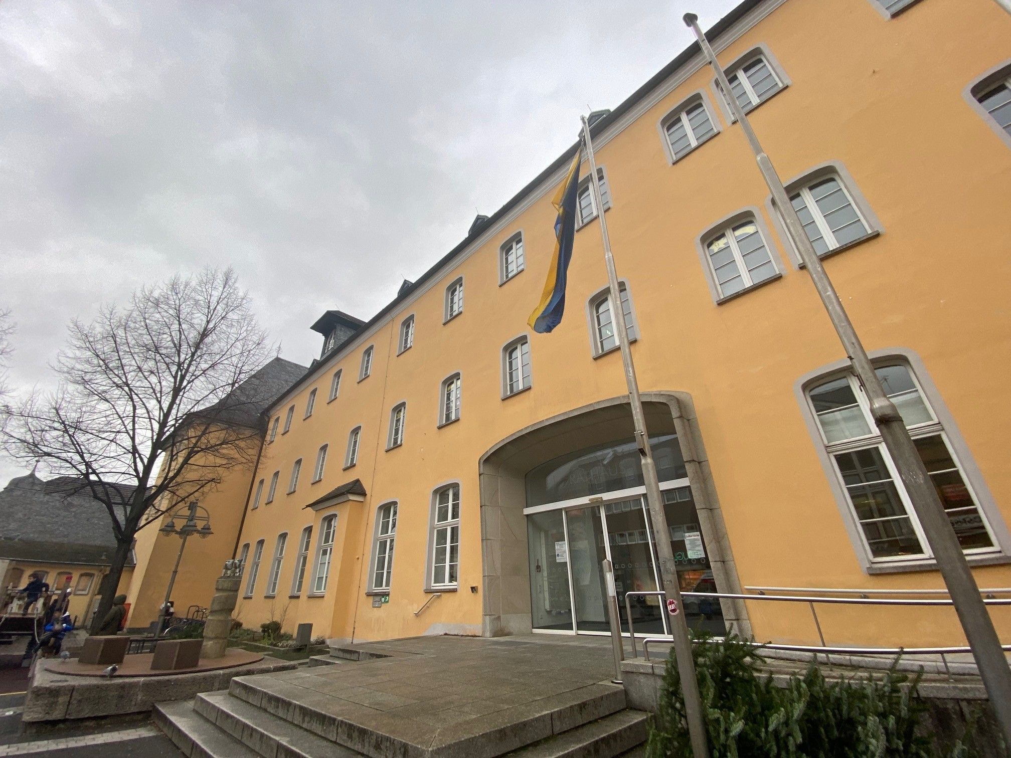 Die Frontseite des Brühler Rathauses