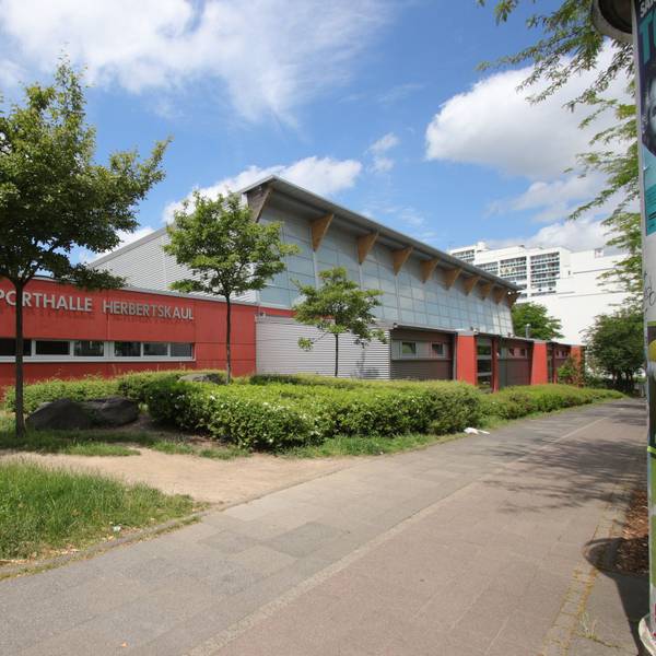 Sporthalle Herbertskaul in Frechen wurde am Freitag kurzfristig gesperrt.