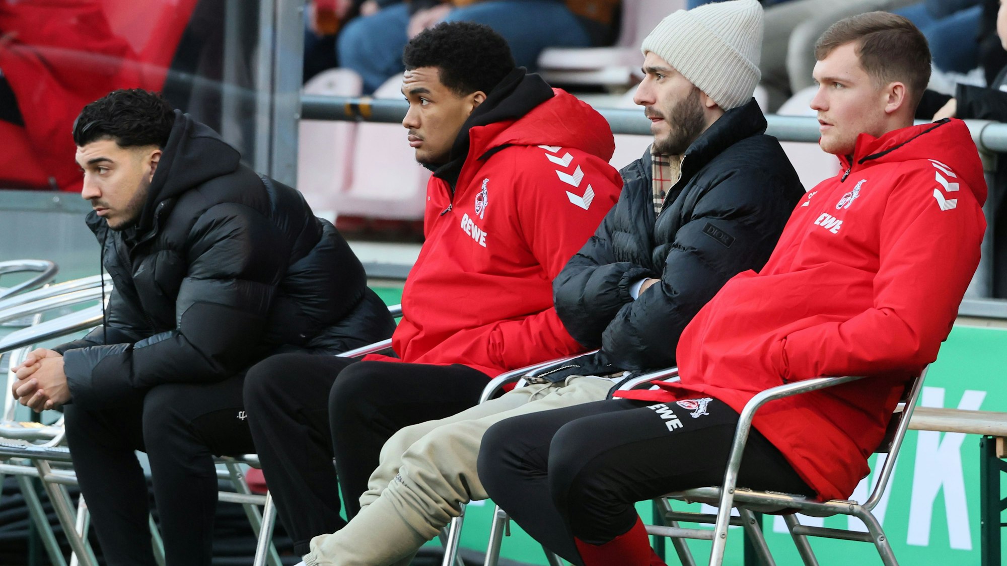 1. FC Köln vs. Hamburger SV, Testspiel, Trainingsspiel, von links: Dimitrios Limnios, damian Downs, Sargis Adamyan, Luca Kilian (1. FC Köln), 07.01.2023, Bild: Herbert Bucco