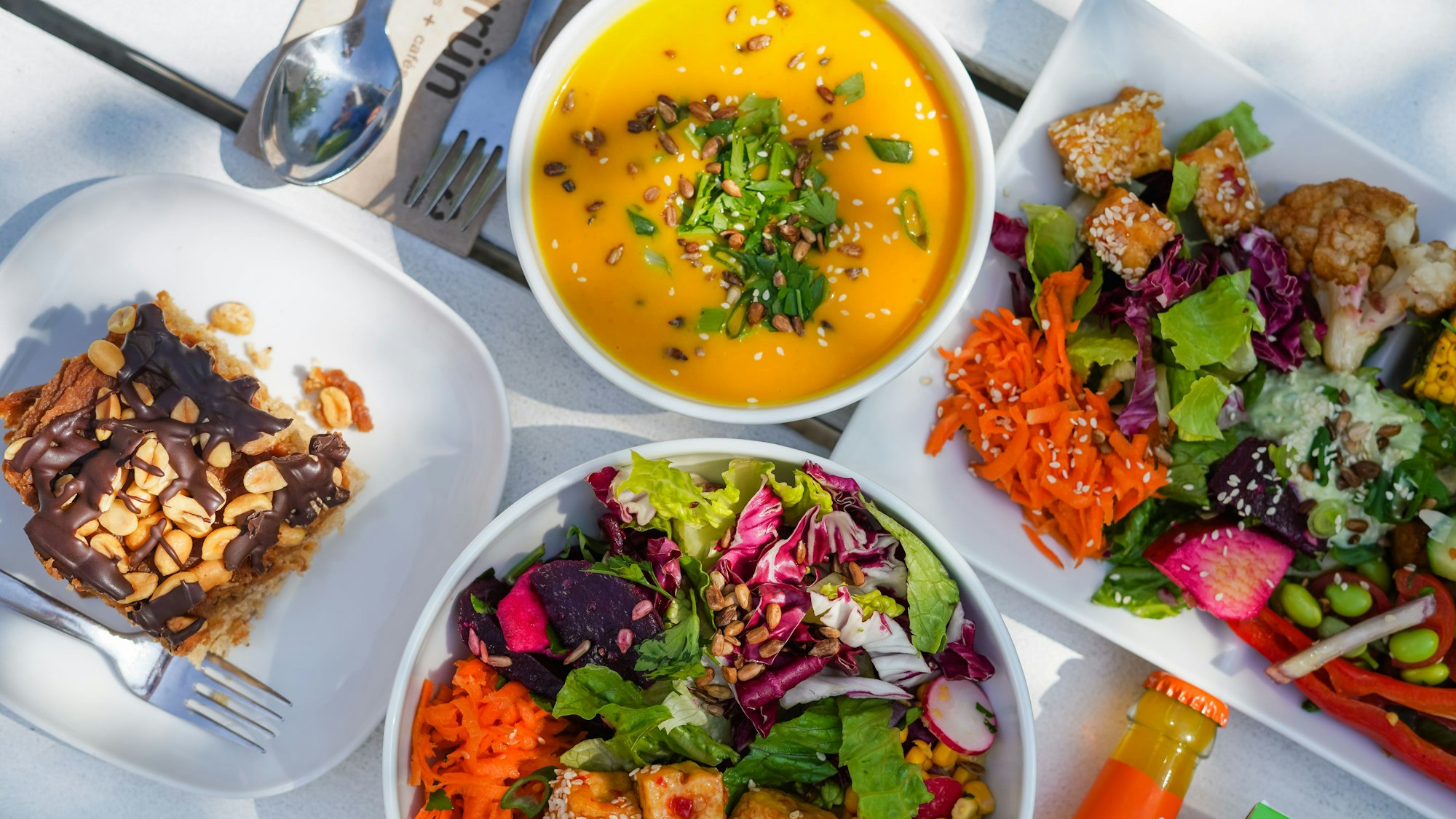 Essensauswahl im veganen Restaurant Sattgrün