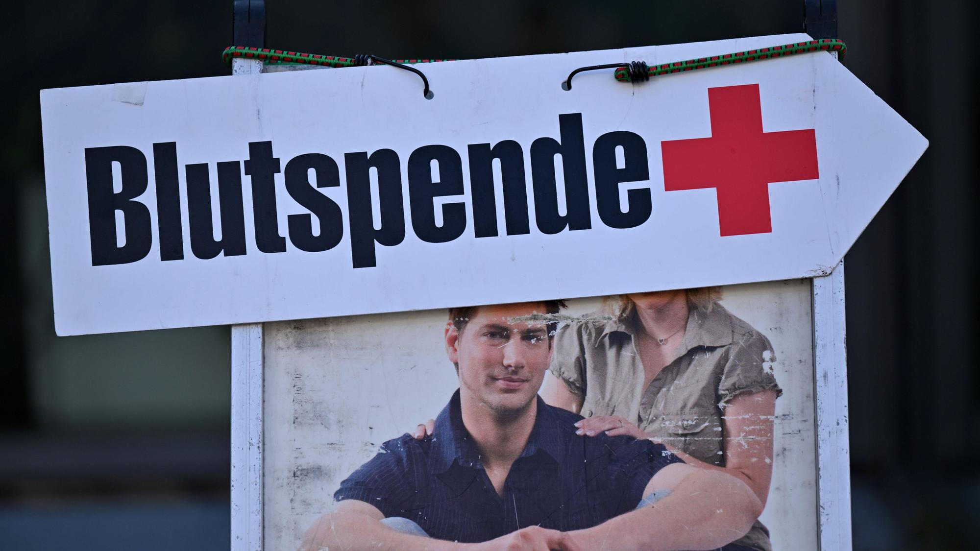 Bundesgesundheitsminister Karl Lauterbach (SPD) will Diskriminierung von homosexuellen Männern bei der Blutspende beenden.