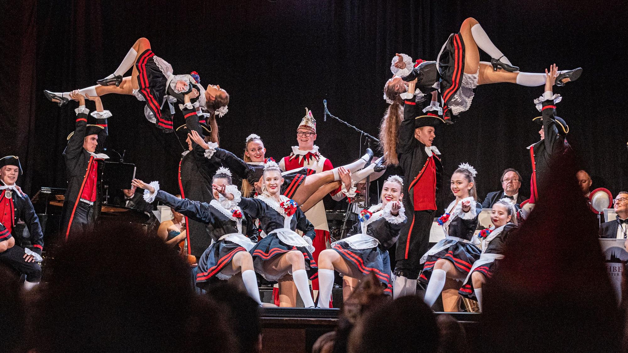 Premiere des „Hellige“ Jubiläumstanzes