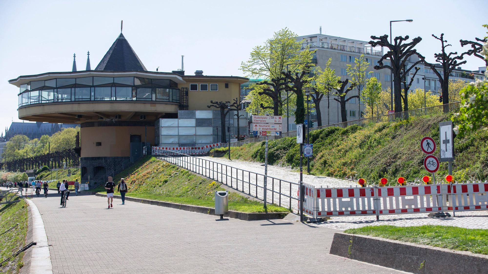 Die Bastei am Kölner Rheinufer ist von der Fertigstellung noch weit entfernt.