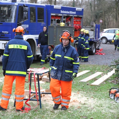 Kräfte des Technischen Hilfswerks im Einsatz in Siegburg
