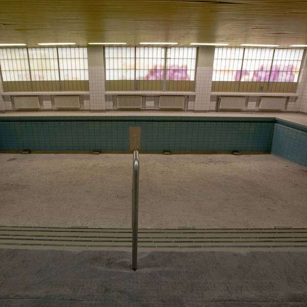 Das marode Lehrschwimmbecken an der Gemeinschaftsgrundschule Hohe Straße in Ensen.