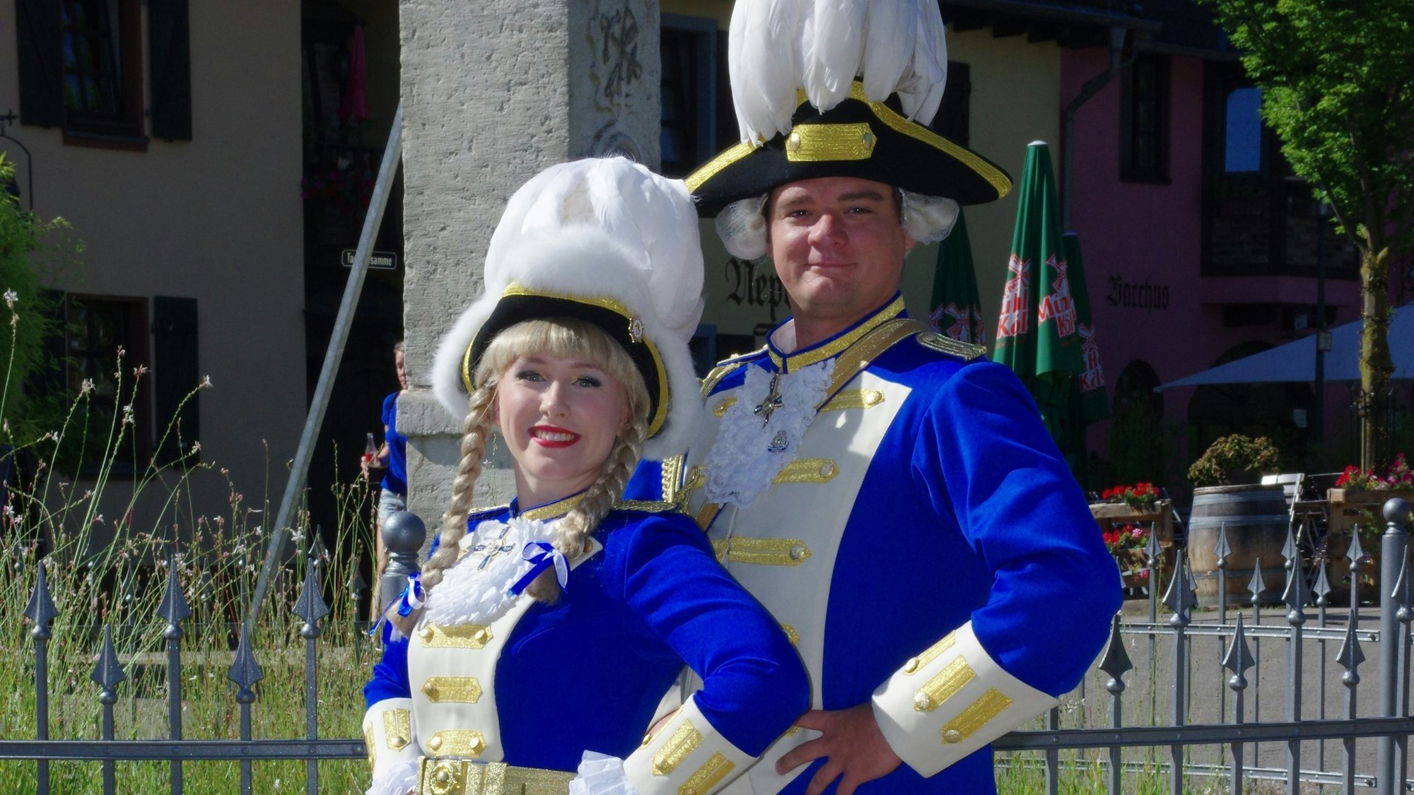 Das Tanzpaar des Garde-Korps Köln der KG „blau-weiß“ Zündorf