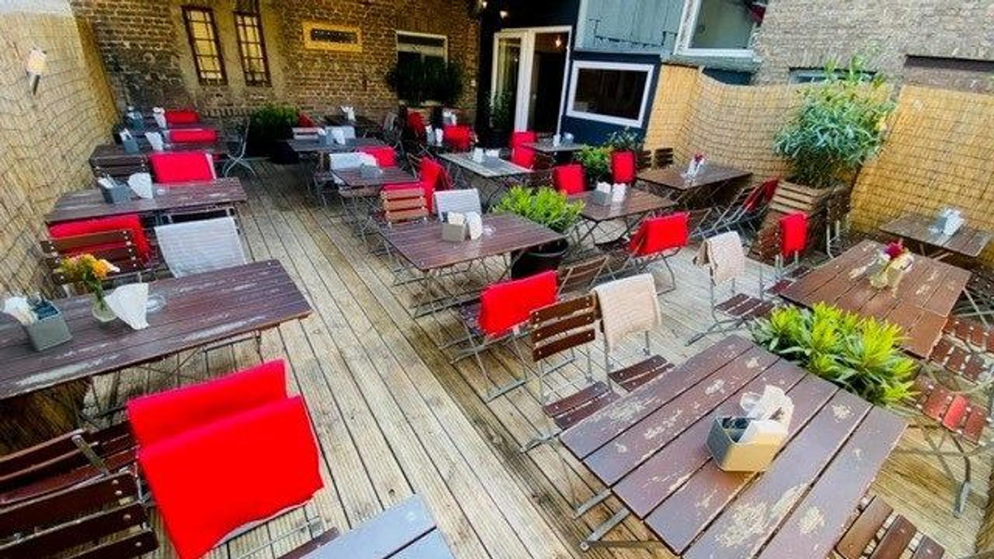 Der Zollhof-Biergarten in Zollstock.