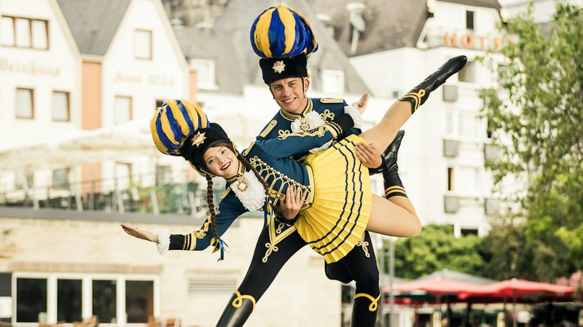 Das Tanzpaar der KG Treuer Husar Blau-Gelb von 1925 e.V. Köln