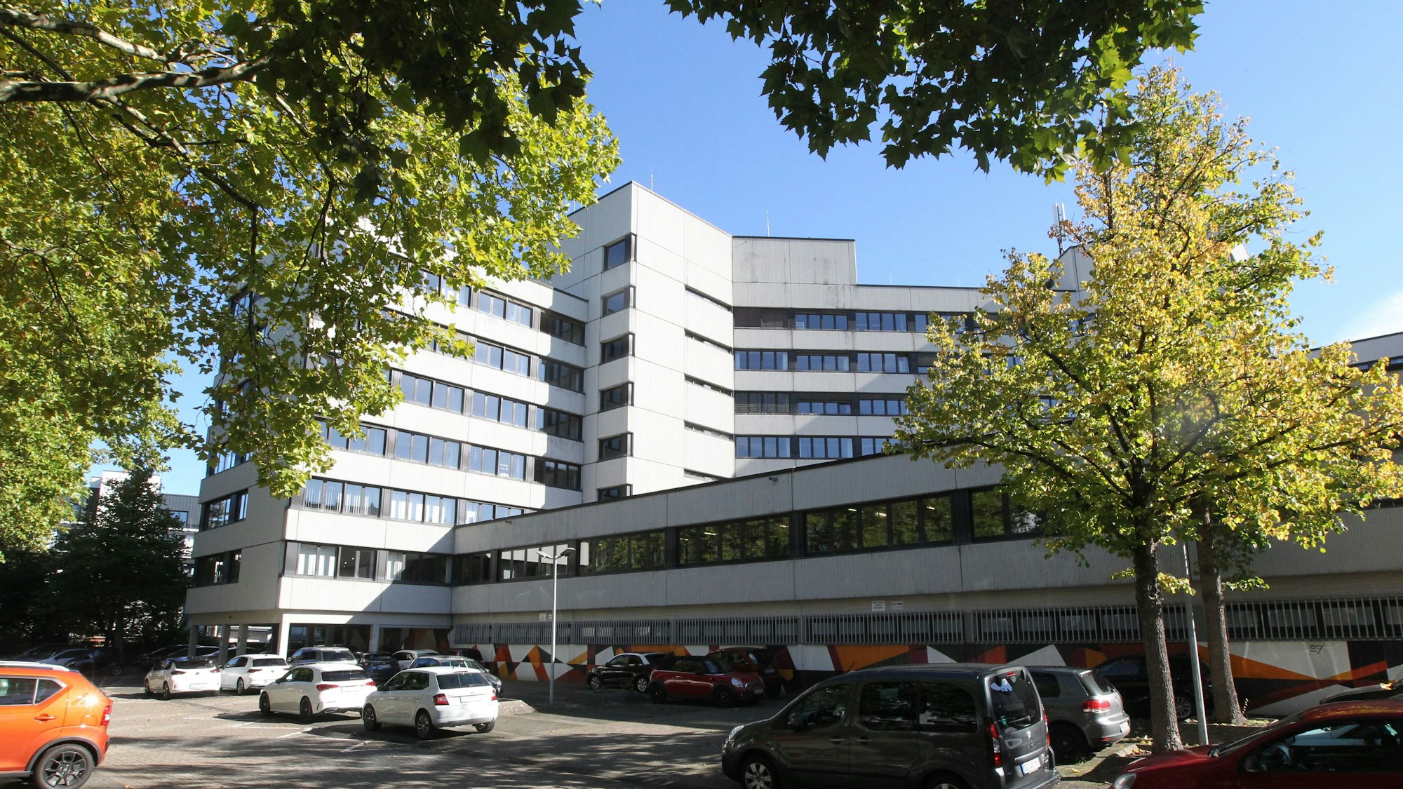 Amtsgericht Siegburg Parkplatz hinter dem Gebäude