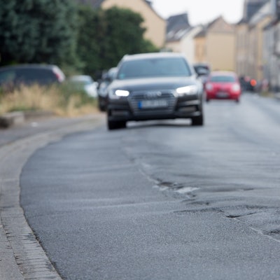 Gielsdorf, Kreisstraße 1
Schlaglöcher in der Fahrbahn