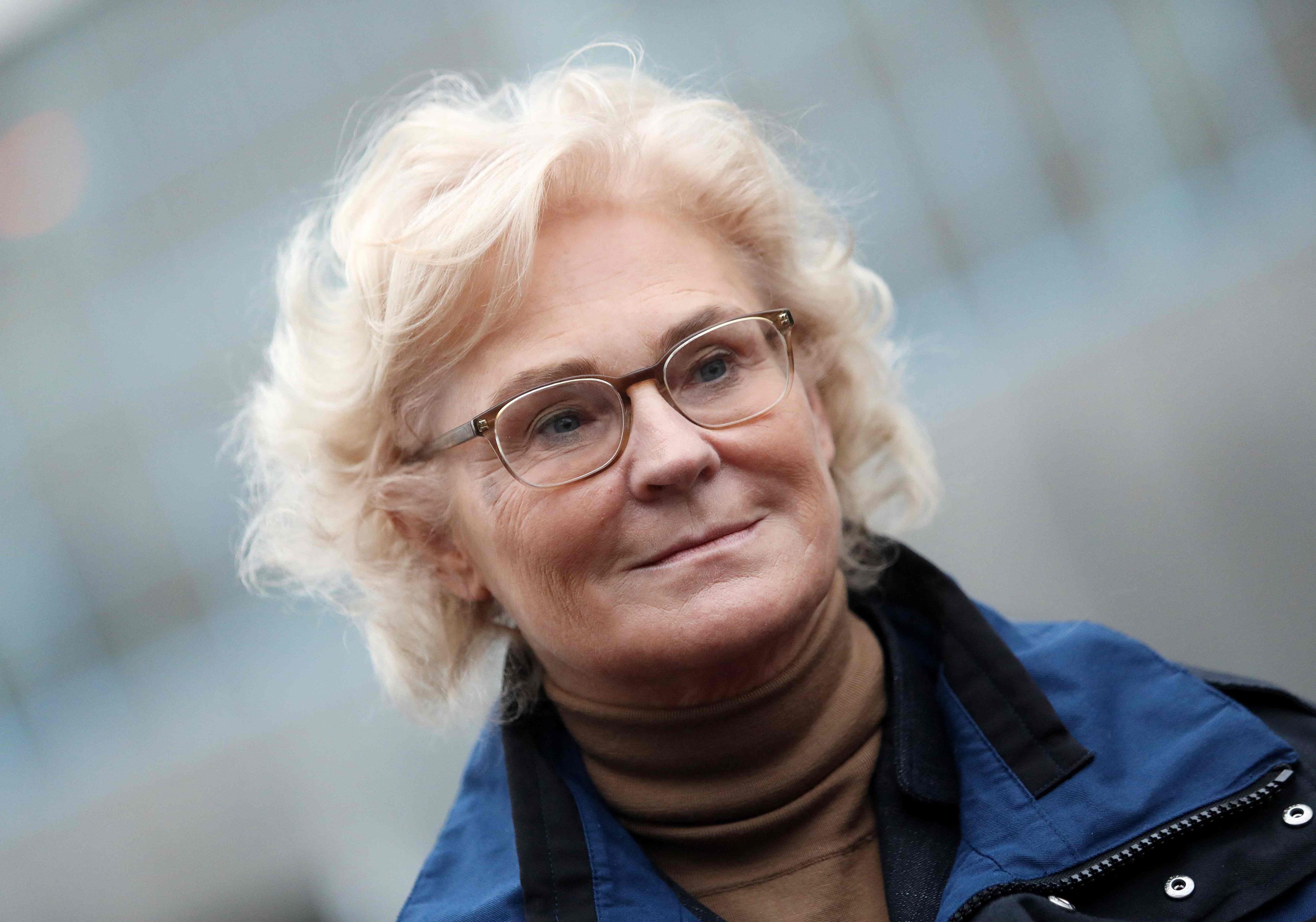Bundesverteidigungsministerin Christine Lambrecht nimmt an der offiziellen Einweihung des deutschen Marinearsenals „Warnowwerft“ in Rostock-Warnemünde teil.