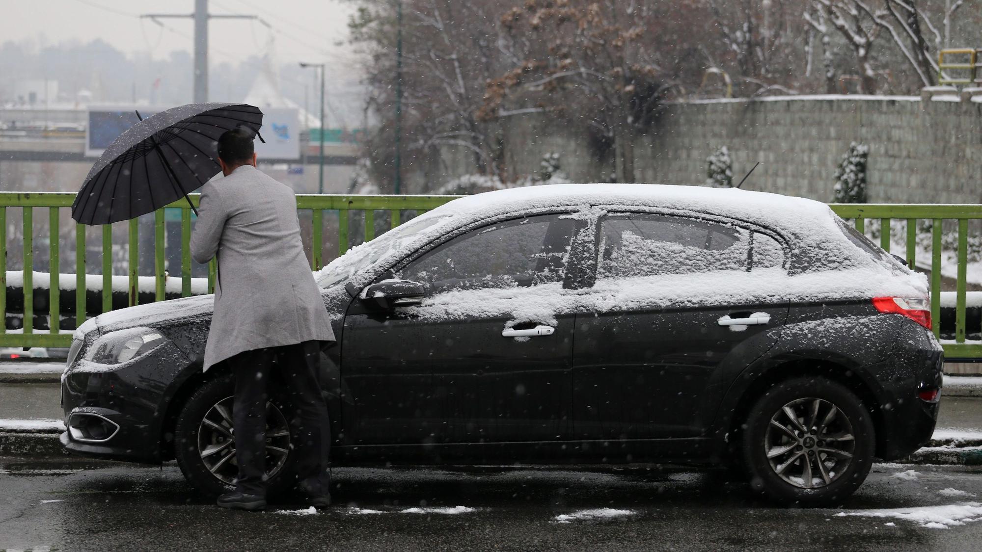 Schnee in Teheran.