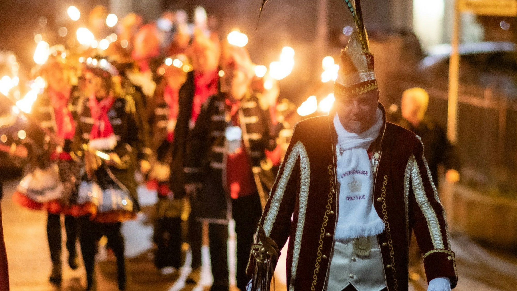 Fackelzug und Gedenksteinenthüllung in Merten.
