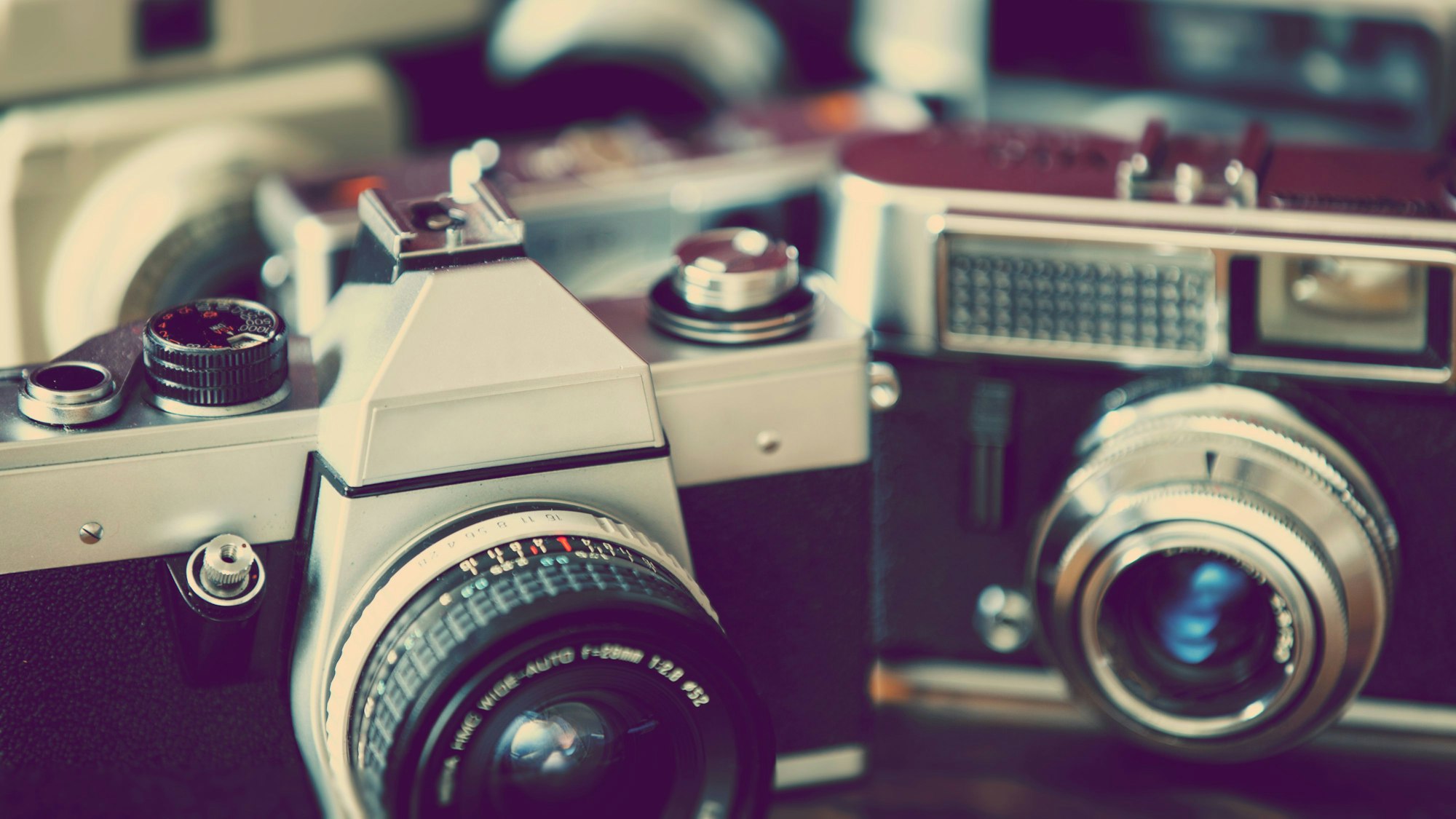 Eine Kollektion von Retro-Kameras.