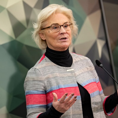 ARCHIV - 14.12.2022, Berlin: Christine Lambrecht (SPD), Bundesministerin der Verteidigung, spricht im Verteidigungsministerium während eines Statements zu Ausrüstungsfragen der Bundeswehr.
Christine Lambrecht war Ministerin der Verteidigung. Am Montag trat sie zurück.