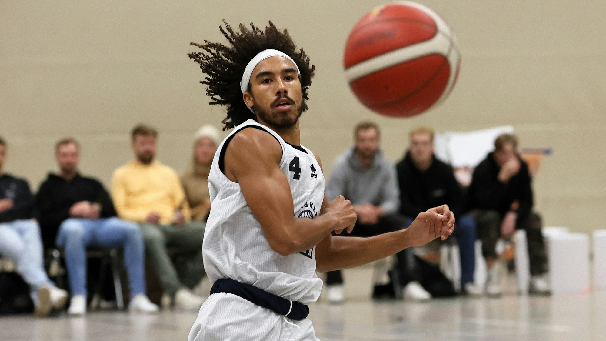 Deutzer TV vs. Hagen Haspe, Basketball, Regionalliga, Elijah Jenkins (Deutz), 21.10.2022, Bild: Herbert Bucco
