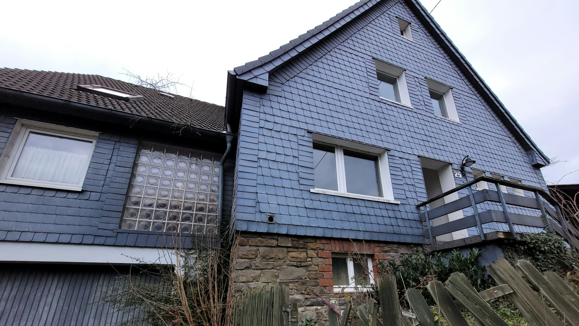 07.01.2022 Das Geisterhaus von Steimelhagen, Morsbach. Hier hat die verschwundene Anett Carolin Kaiser aus Solingen offenbar nie gewohnt. Die Frau gilt als verschwunden.