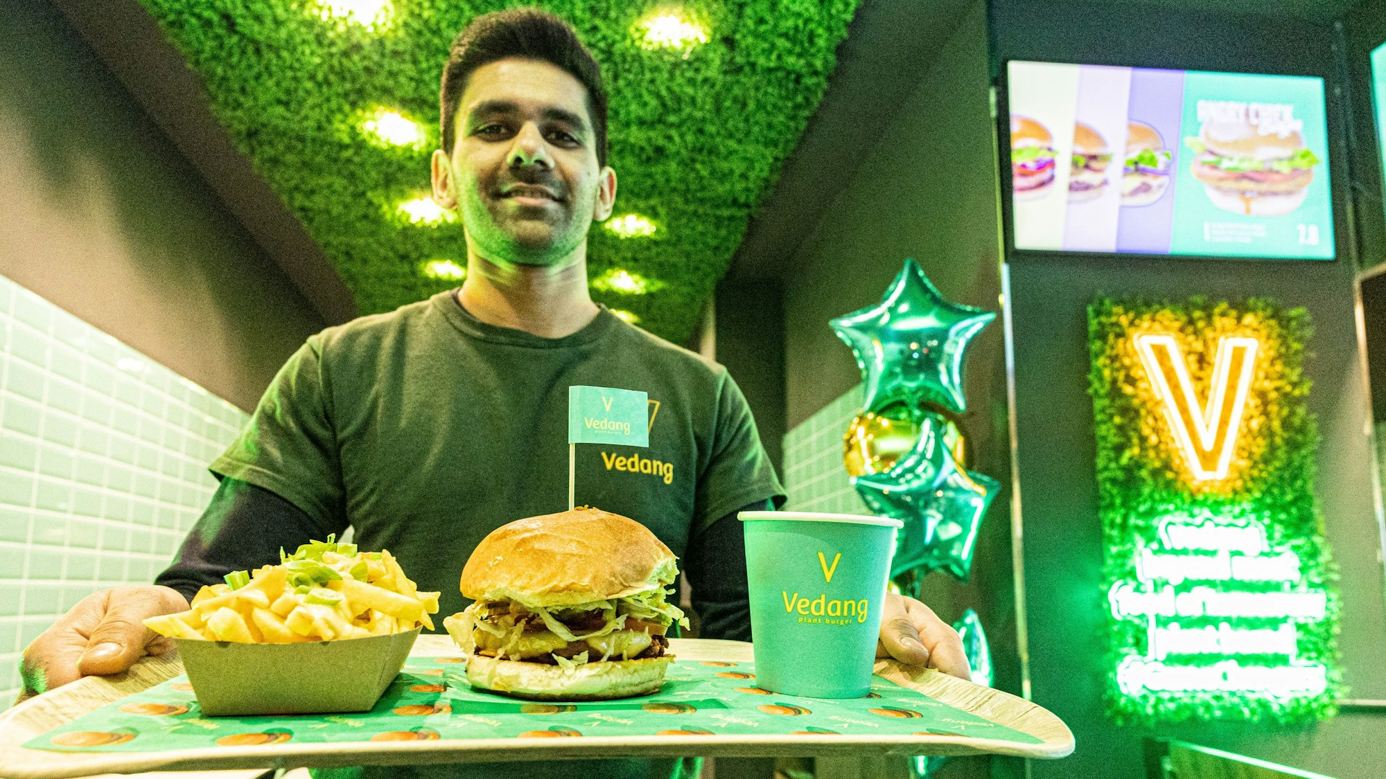 Mandip Singh in seiner „Vedang“-Filiale im Belgischen Viertel.