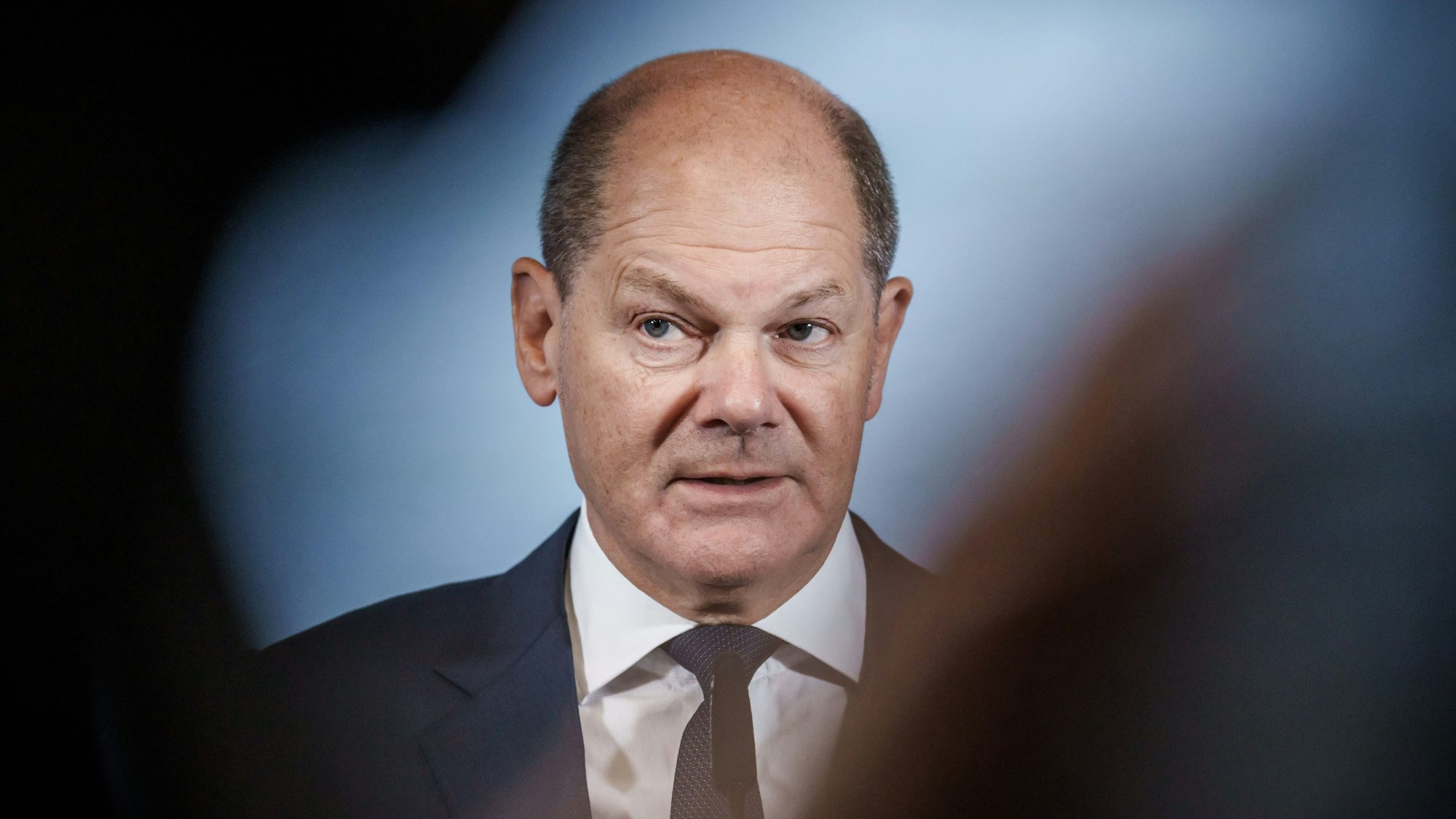 Bundeskanzler Olaf Scholz (SPD) hat sich für Boris Pistorius als Nachfolger von Christine Lambrecht im Verteidigungsministerium entschieden. Das Kabinett ist somit nicht mehr paritätisch besetzt.