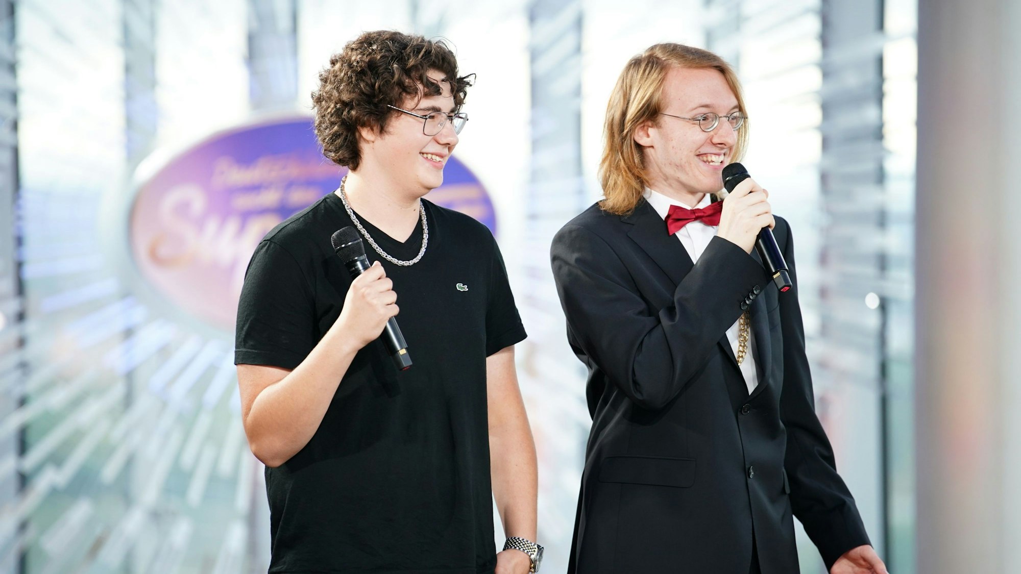 Das Foto zeigt Raphael Chassé und Linus König bei ihrem Auftritt in der Castingshow „Deutschland sucht den Superstar“.