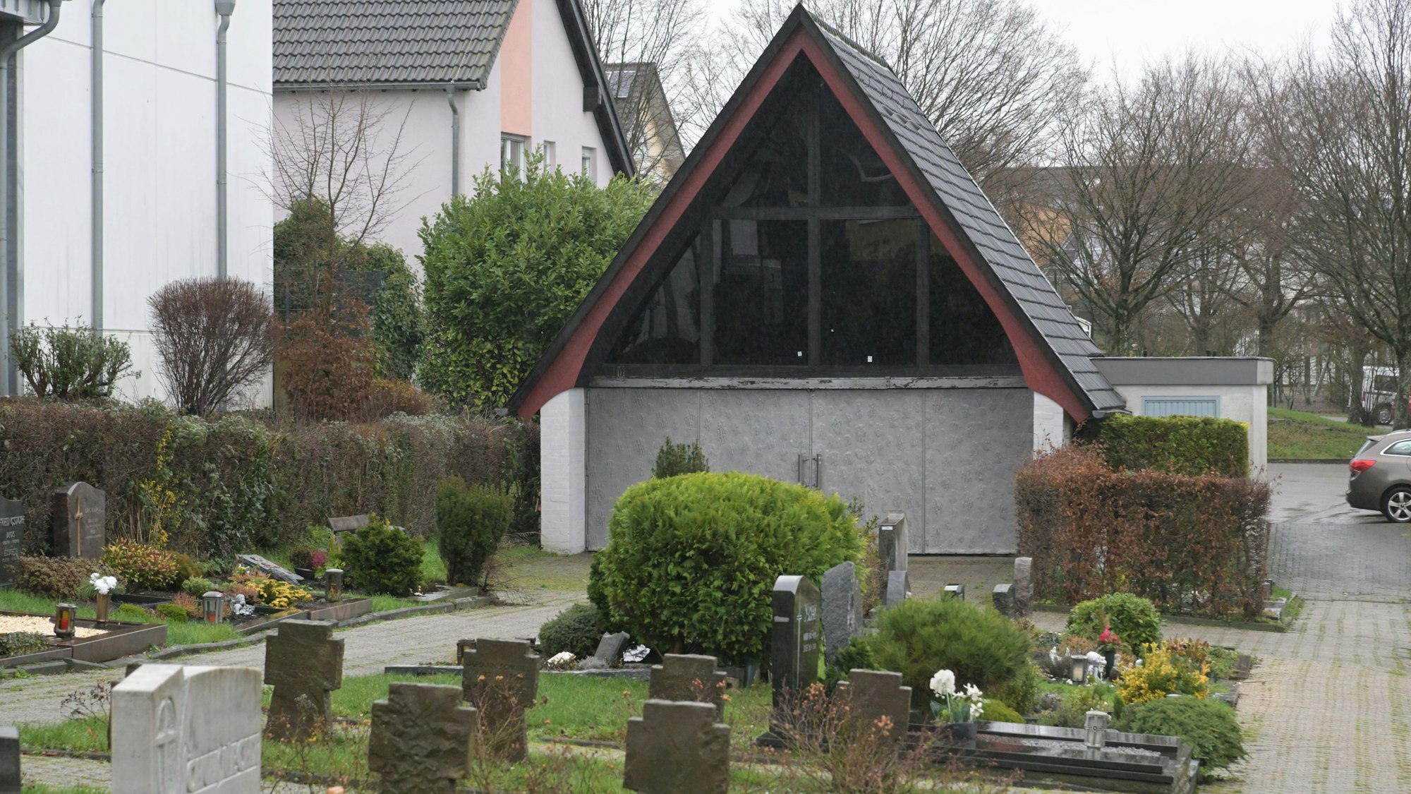 Die Trauerhalle auf dem Friedhof in Kürten-Bechen