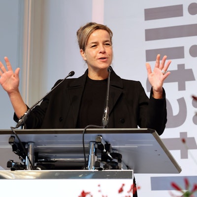 Mona Neubaur will die Kommunen unterstützen.