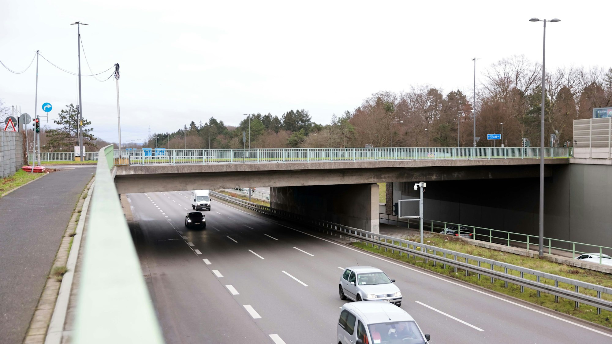 Köln: Die Brücke über die B55 entlang der Frankfurter Straße soll abgerissen werden
