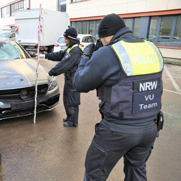 Die Kölner Ermittler haben das Fahrzeug sichergestellt und den Fahrer ermittelt.
