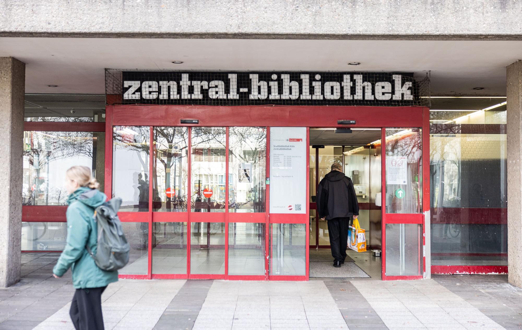 Der Eingang der Zentralbibiliothek.