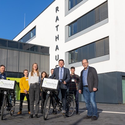 Die Akteure des Onlinetools Wegedetektive stellen mit der Verwaltung Meckenheims die Möglichkeit der Bürgerbeteiligung im Rahmen des Mobilitätskonzepts vor.