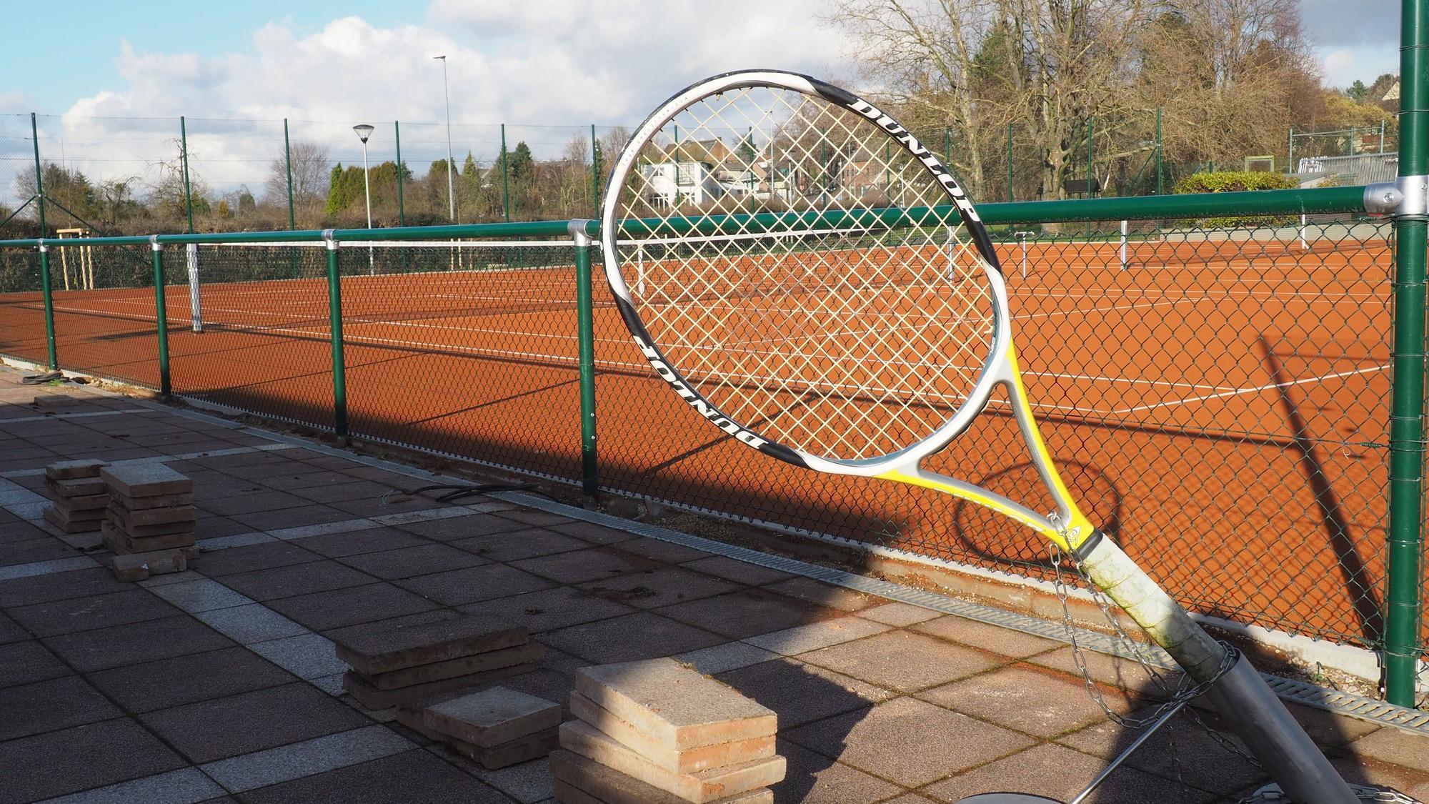 Reparierte Tennisplätze und -Anlage des TC Bliesheim.