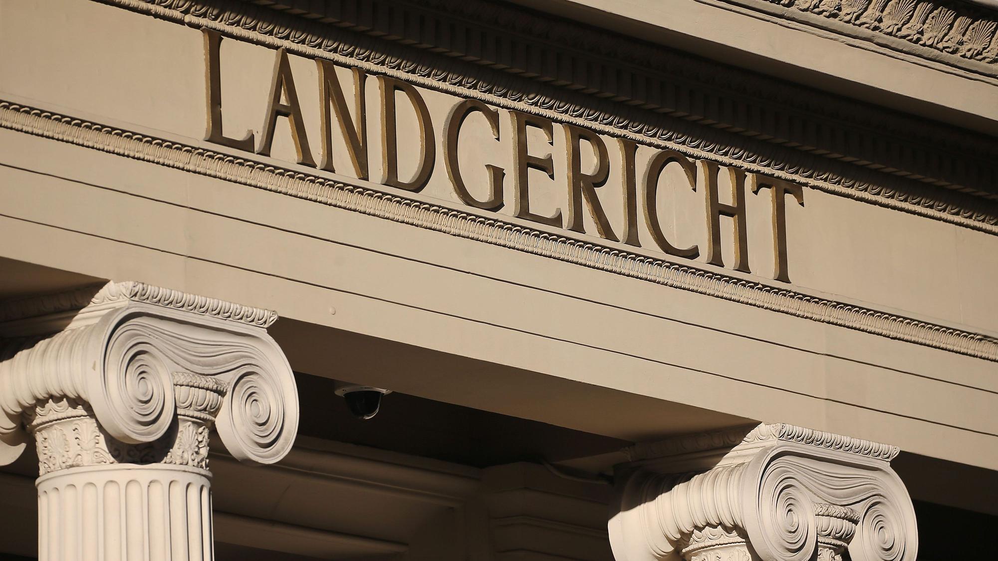 Das Eingangsportal des Bonner Landgerichts.