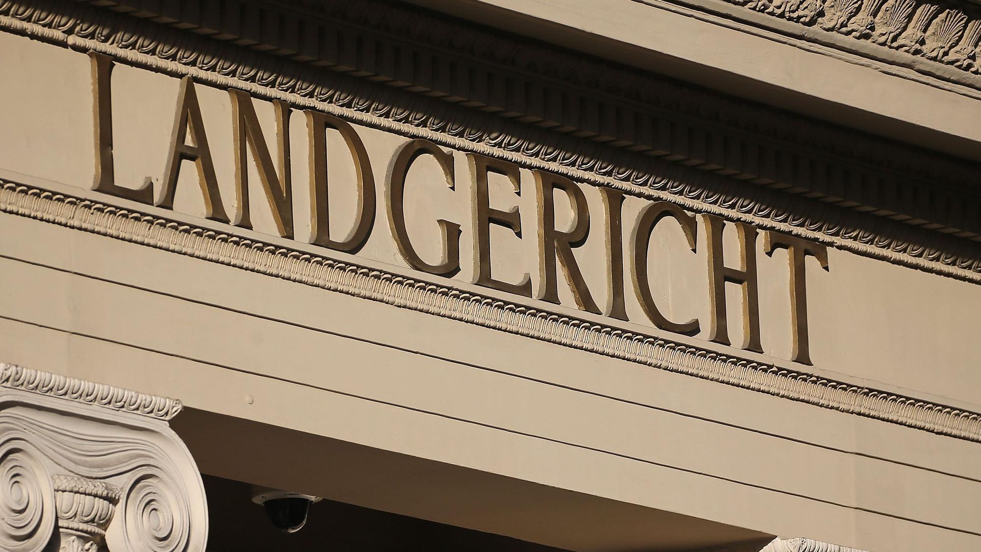 Das Eingangsportal des Bonner Landgerichts.